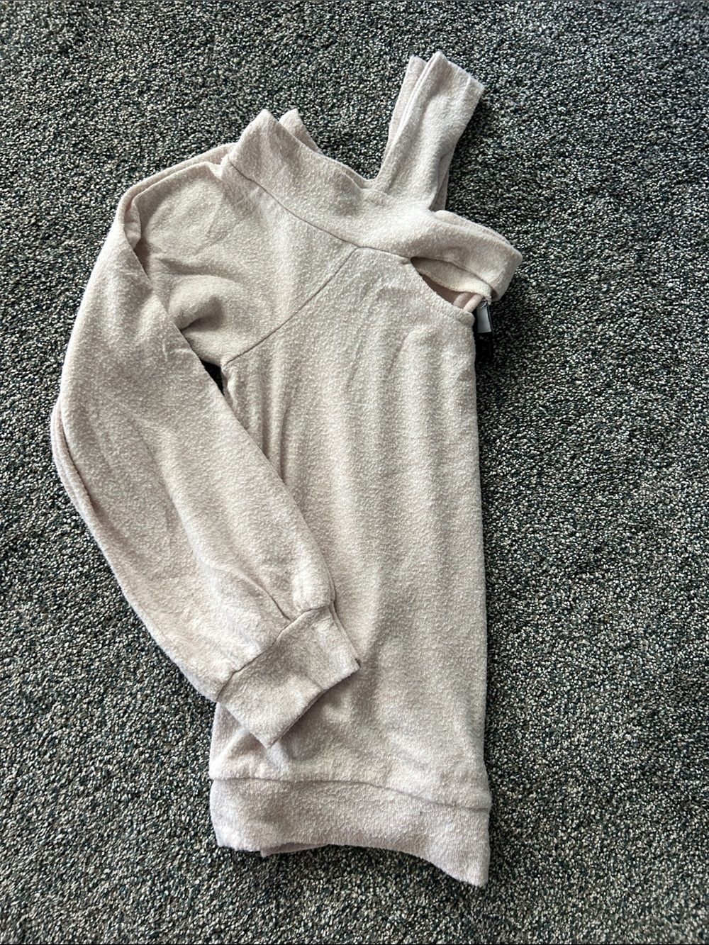 Daytrip Off-Shoulder One-Sleeve Knit Sweater - Light Taupe